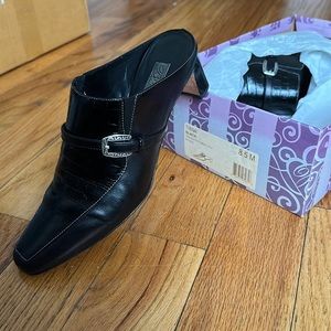 BRIGHTON FOOTWEAR backless heel